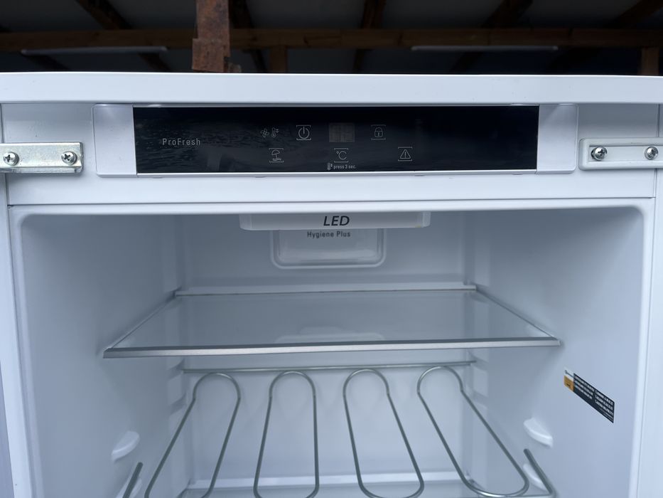 Комплект Холодильник з Морозильна камера Bauknecht TY3245