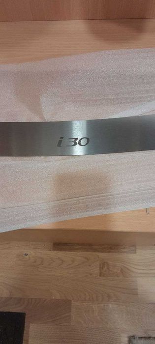 Накладка заднього бамперу HYUNDAI i30 Універсал (FD) 2007-2011 НОВА !