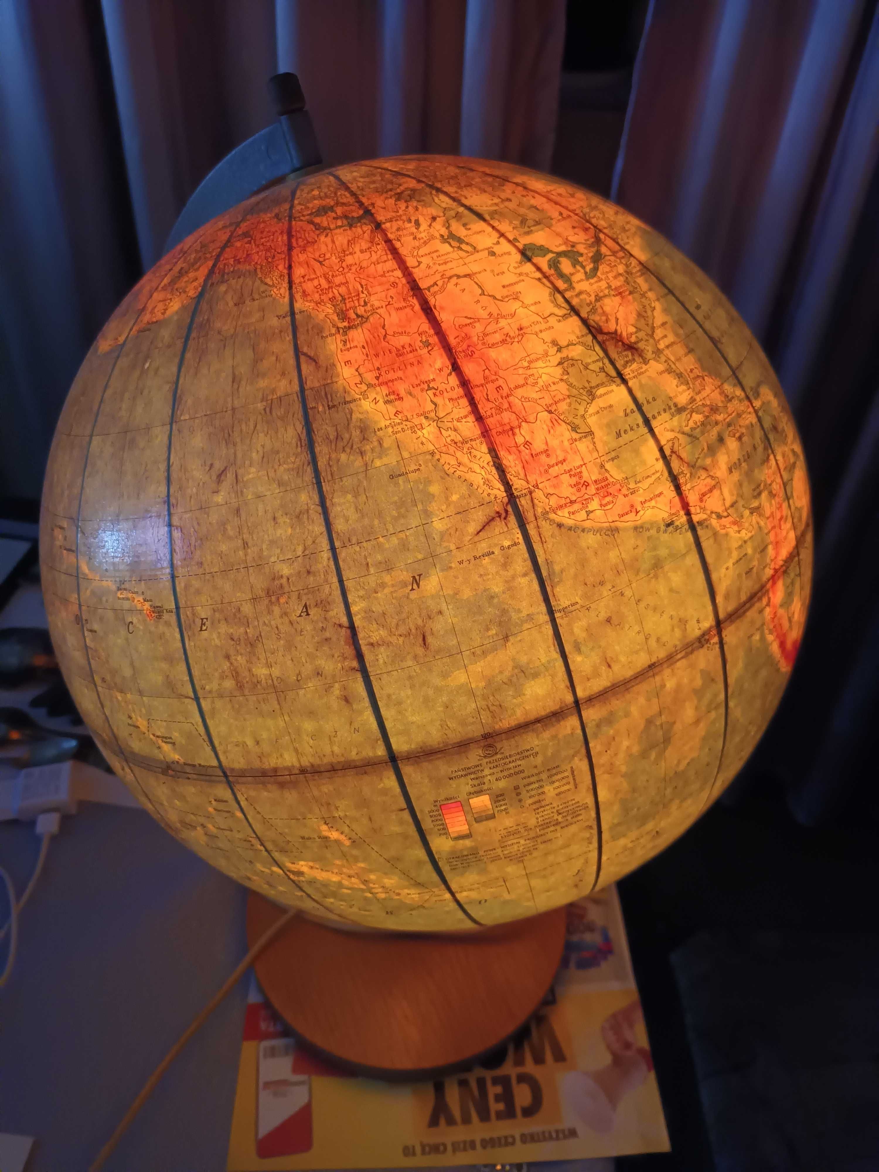 Stary antyczny globus podświetlany 60 - 70 PRL - U