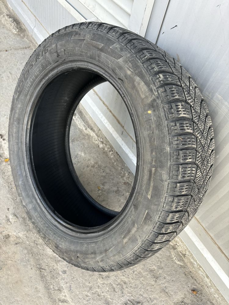 Б/в Зимова резина 205/55 R16 Pirelli