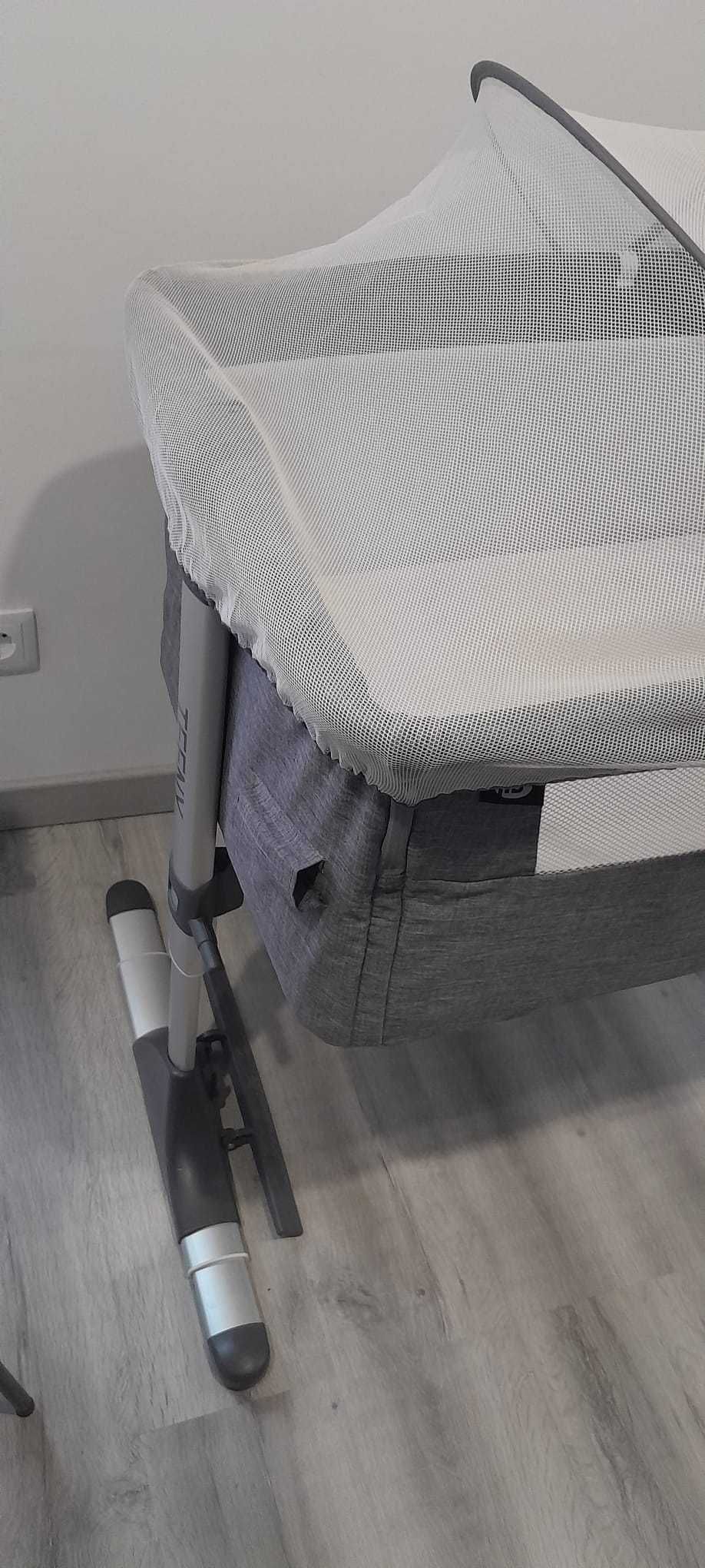 Cama de bebé com mosqueteira