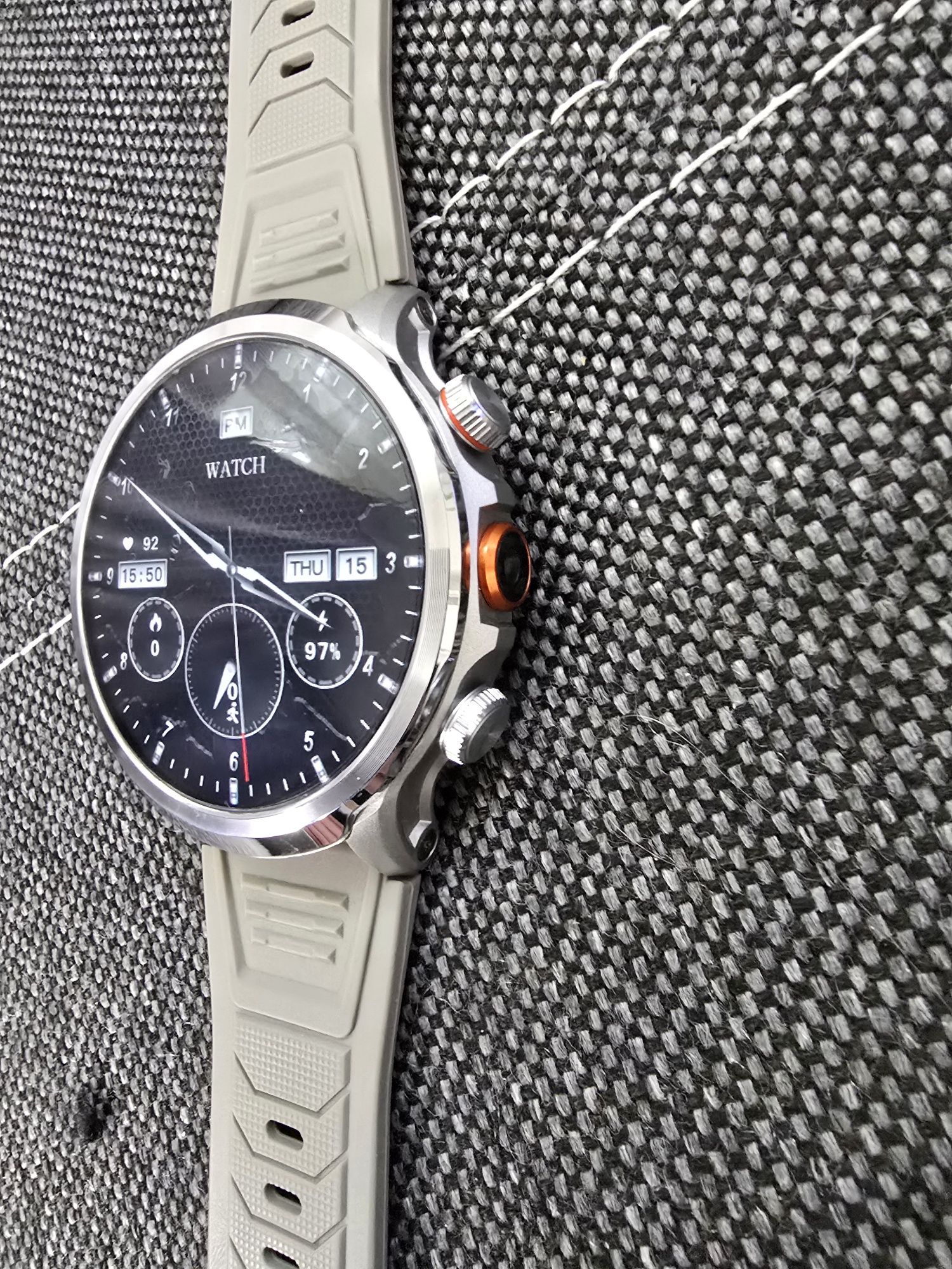 Najnowszy duży Smartwatch z Androidem 1,95 cala rozdzielczość 680 x680