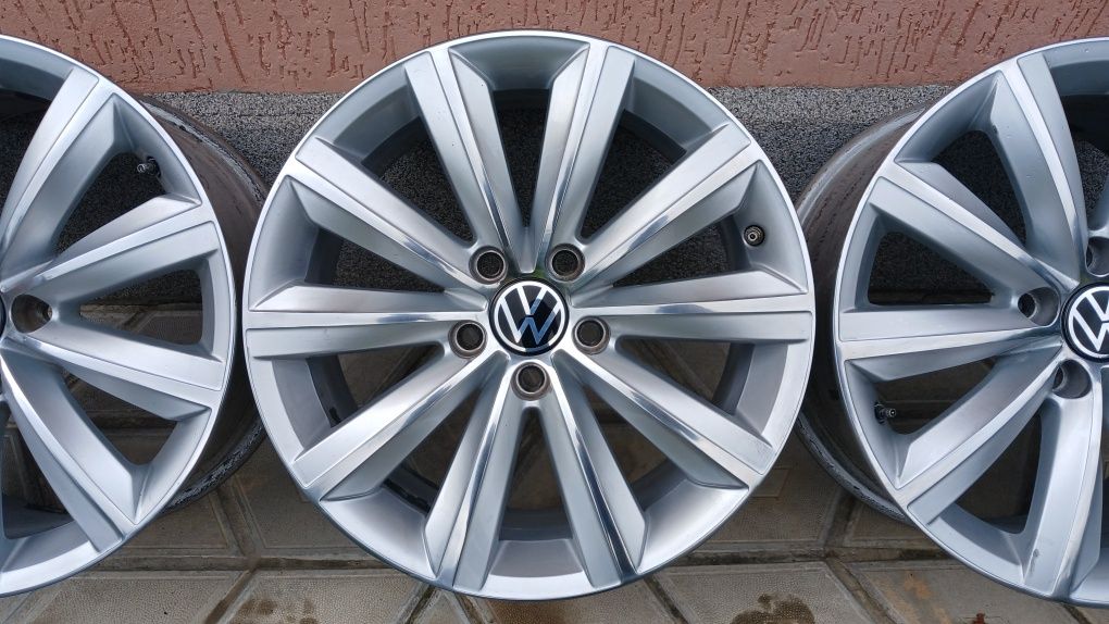 Оригінальні диски титани VW Passat B7 B8 5/112 R17 vag