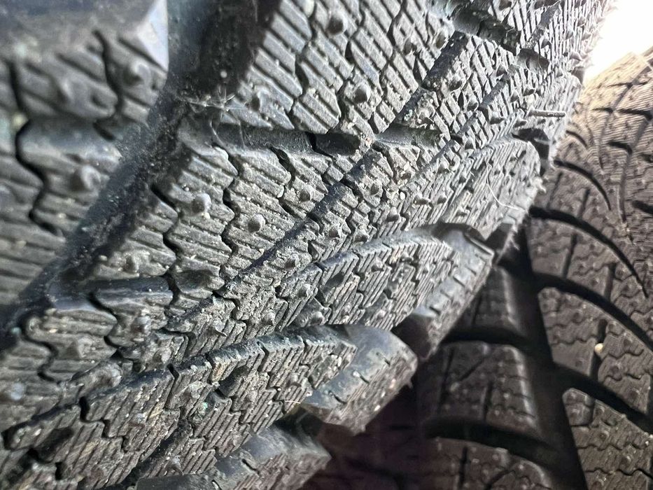 Шини з дисками (175/65/ r15) майже нові