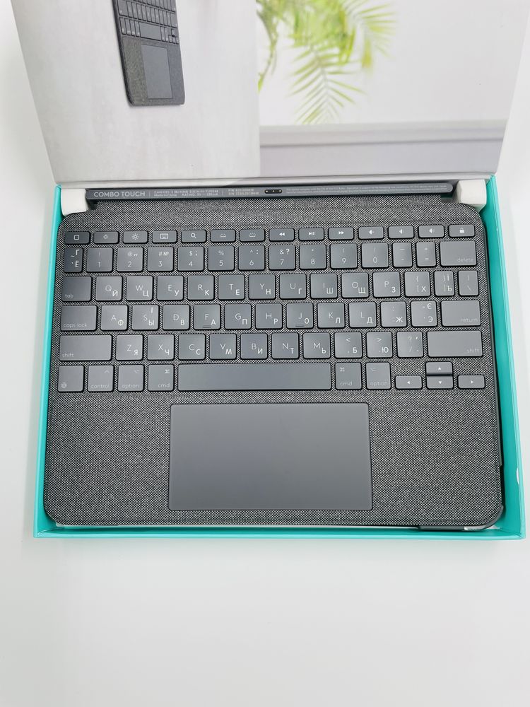 Logitech Folio Touch Keyboard для iPad Air 4 / 5 клавіатура