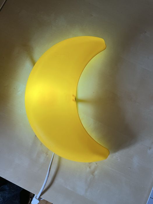 Candeeiro parede em forma de lua