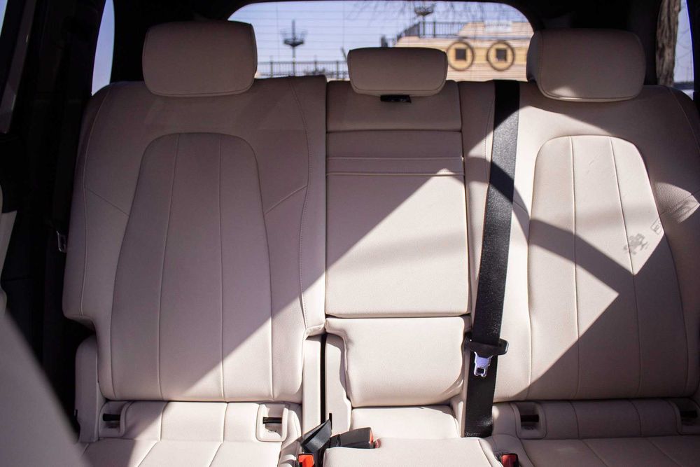 Прокат / Оренда Mercedes-Benz EQB 300