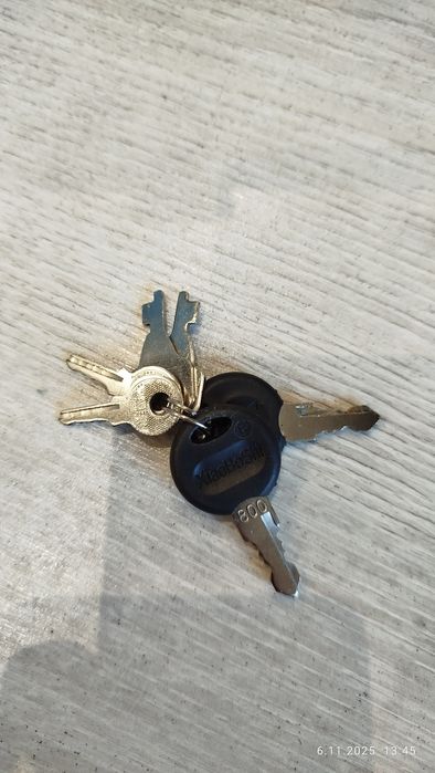 Domek z zamkami manipulacyjny Small Foot