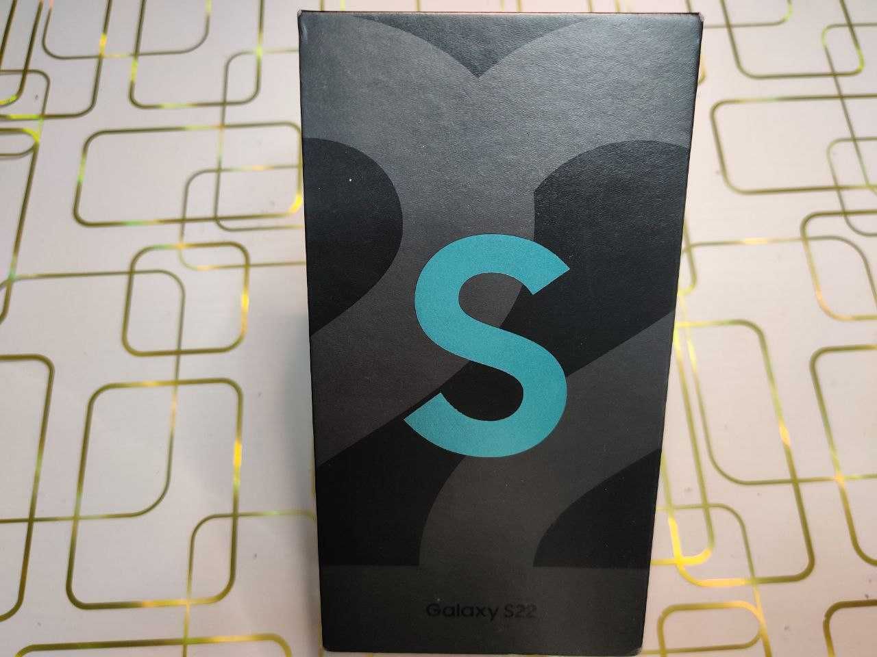 Уцінка - Samsung Galaxy S22 SM-S901BZGD 8/128Gb (Green)