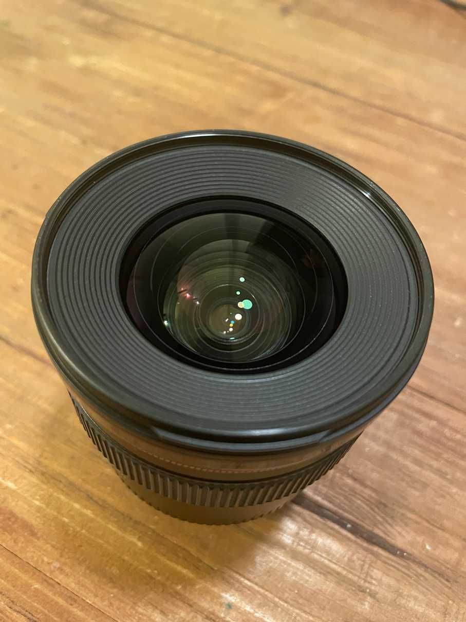 Lente Canon EF 20mm f/2.8 USM Lens