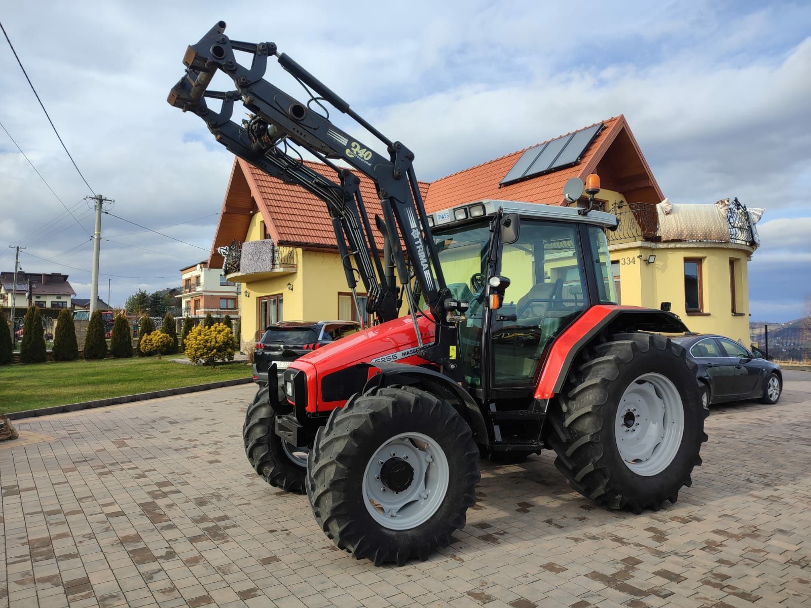 Ciągnik rolniczy Massey Ferguson 6255