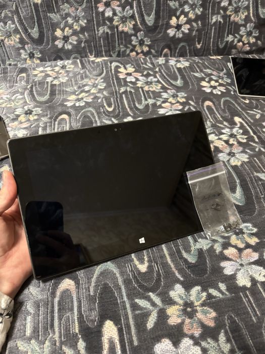 Microsoft RT планшет запчастини