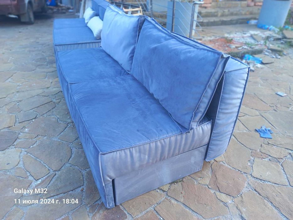 Прямой диван еврокнижка Хилтон.