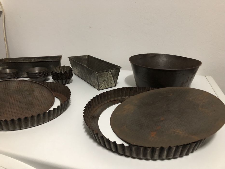 Formas de pastelaria em metal
