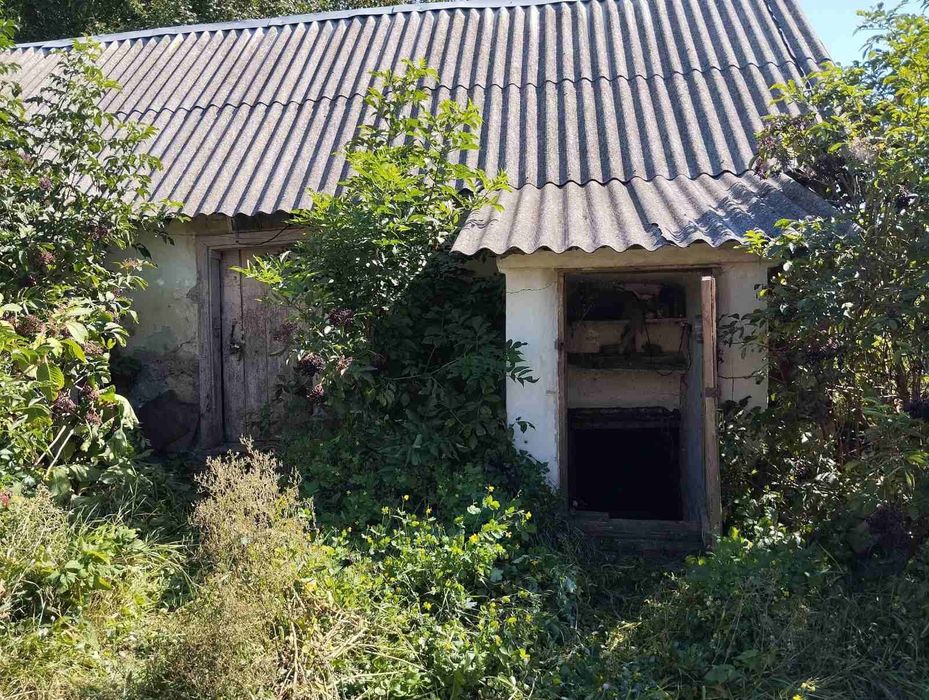 Продається будинок в селі Великі Гадомці. Всі подробиці за телефоном