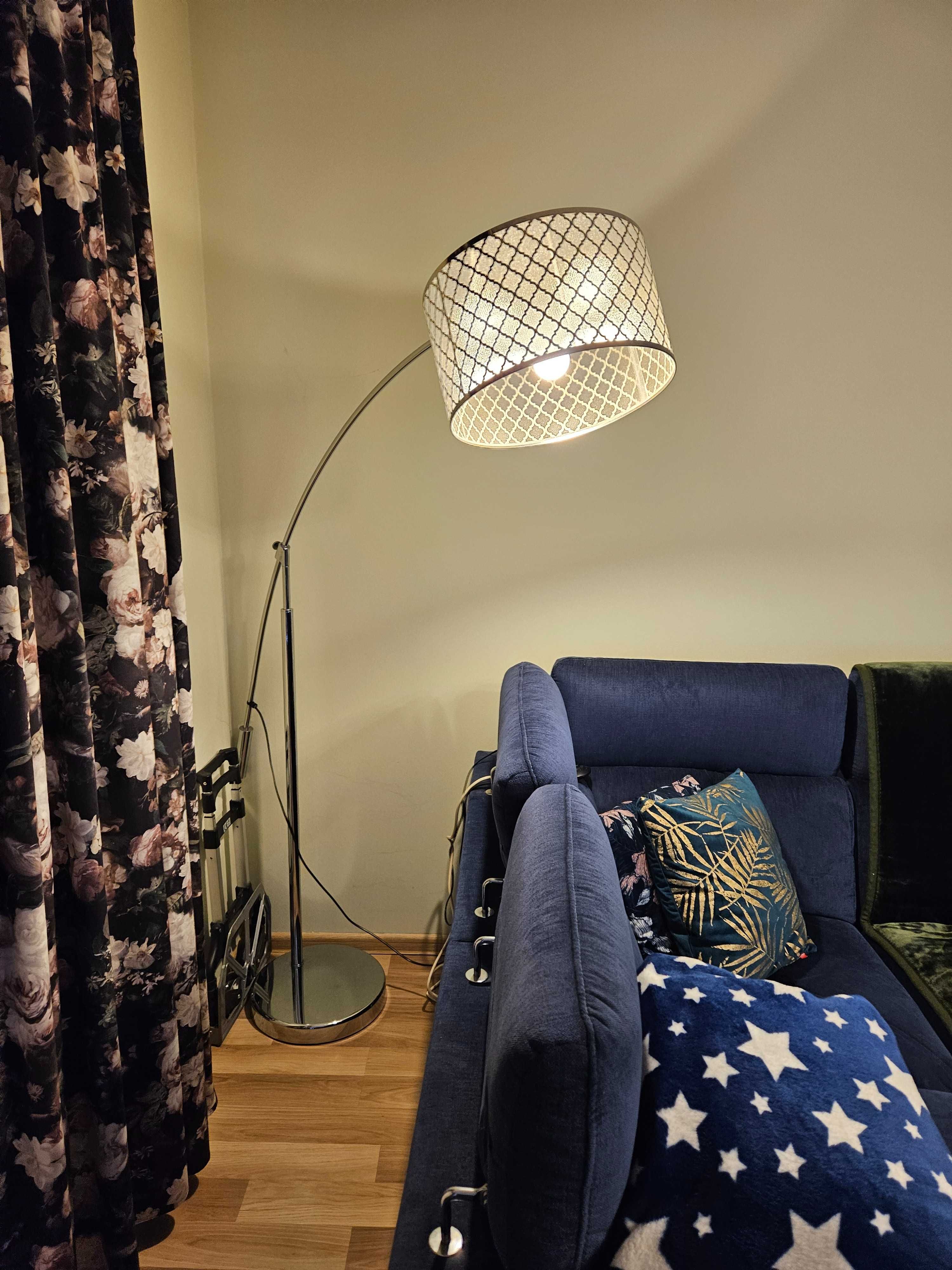lampa stojąca do salonu