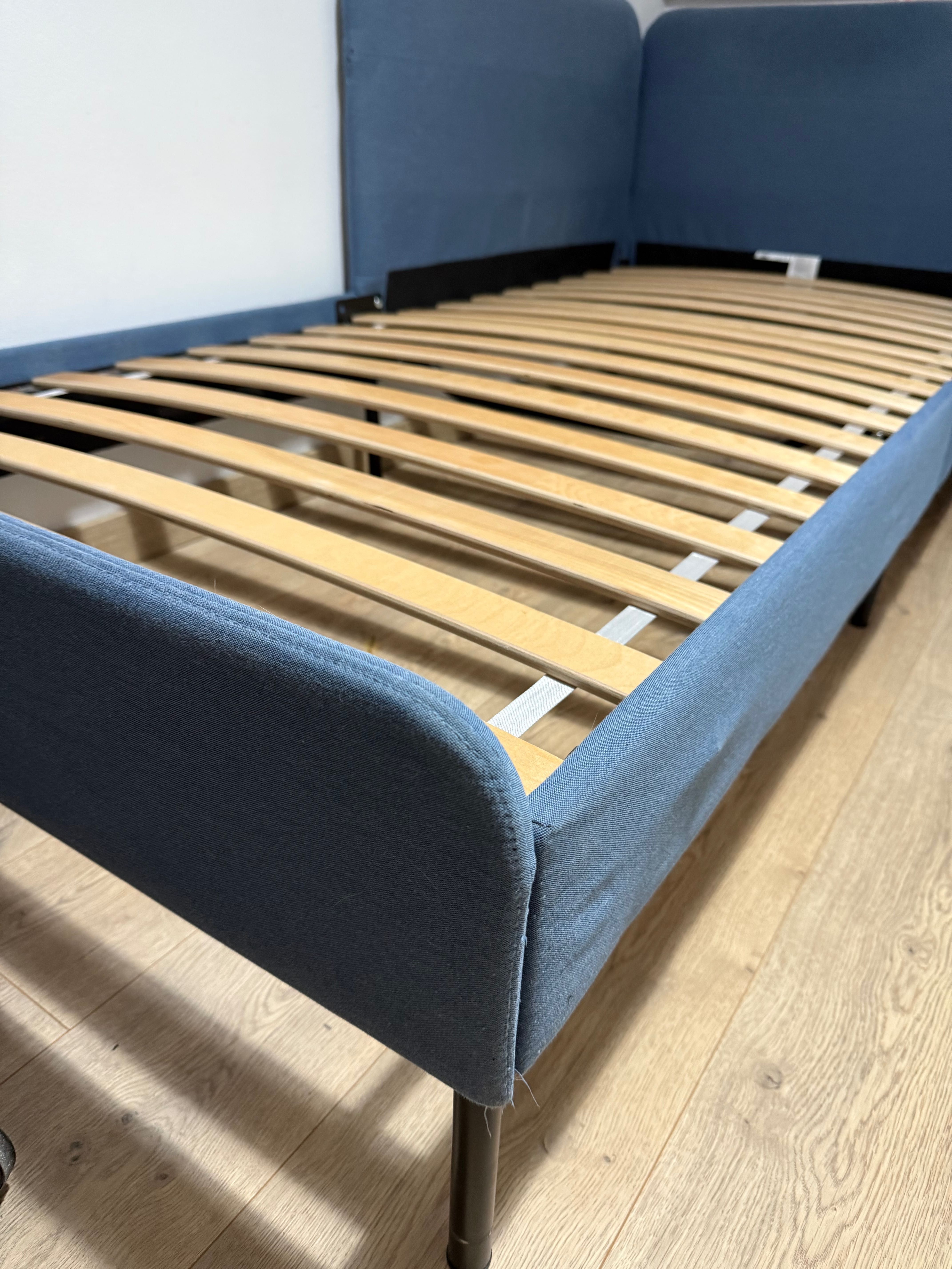 Łóżko Ikea 90 200 tapicerowana rama niebieska