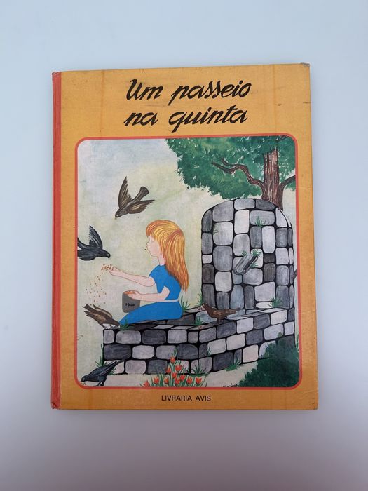 Livro um passeio na quinta, da coleção novos amigos