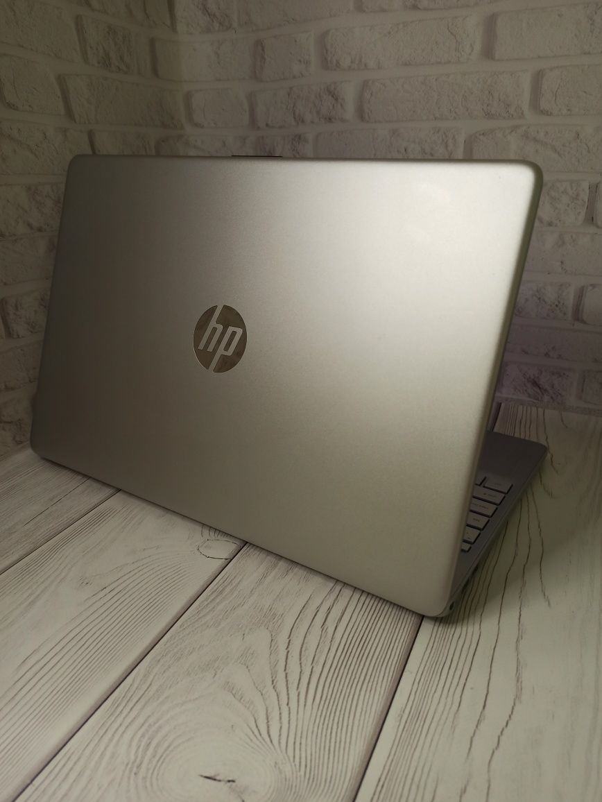 Ноутбук HP Laptop 15-dy2093dx I5-1135G7