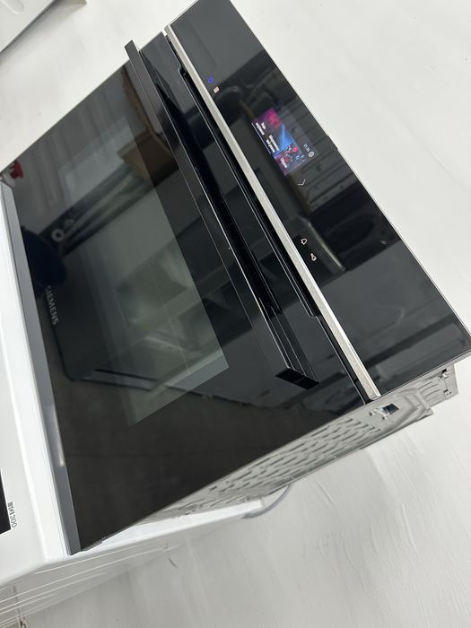 Духова шафа з мікрохвильовкою  Siemens CM776GKB1/D3