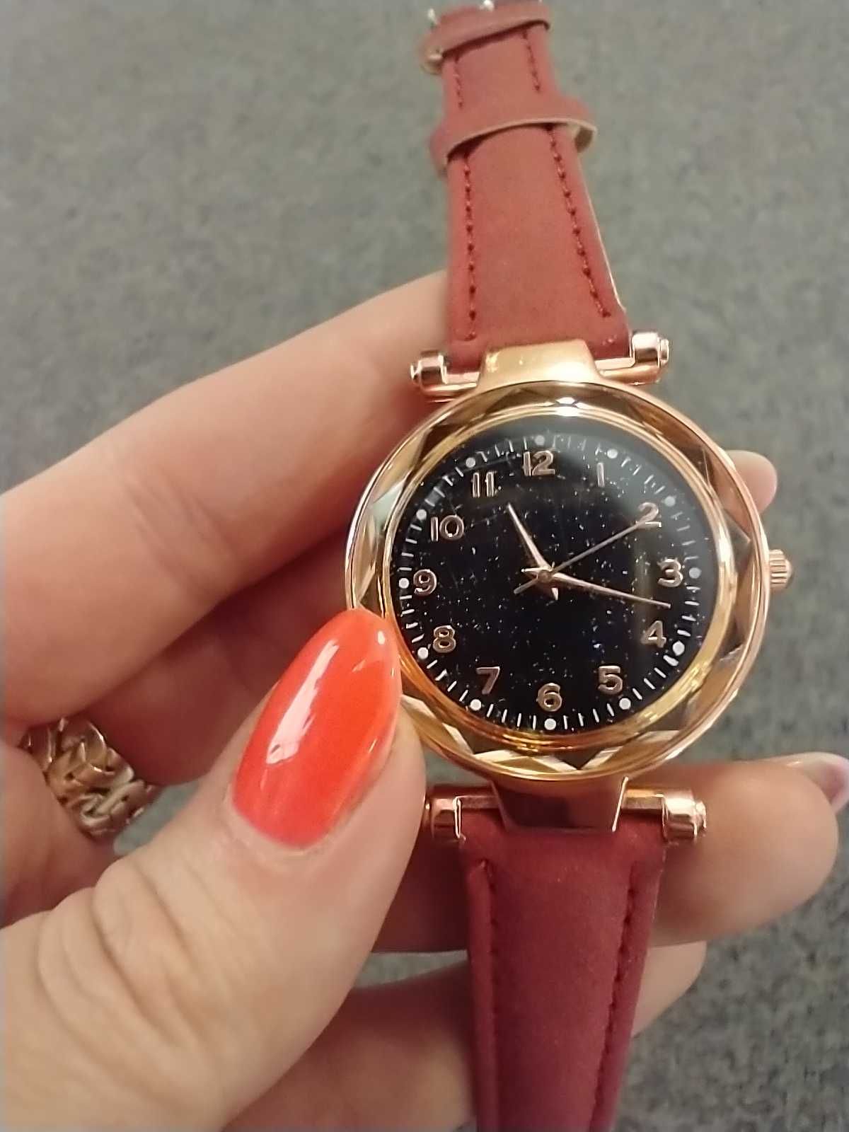 Nowy zegarek damski młodzieżowy czerwony złoty czarny diament