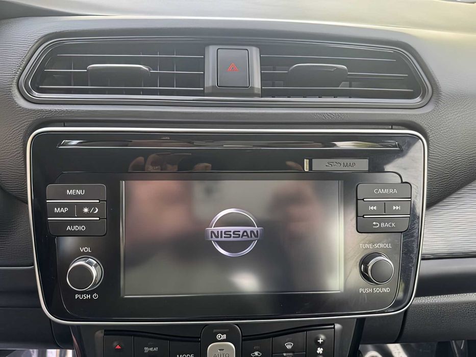 Nissan LEAF      2018