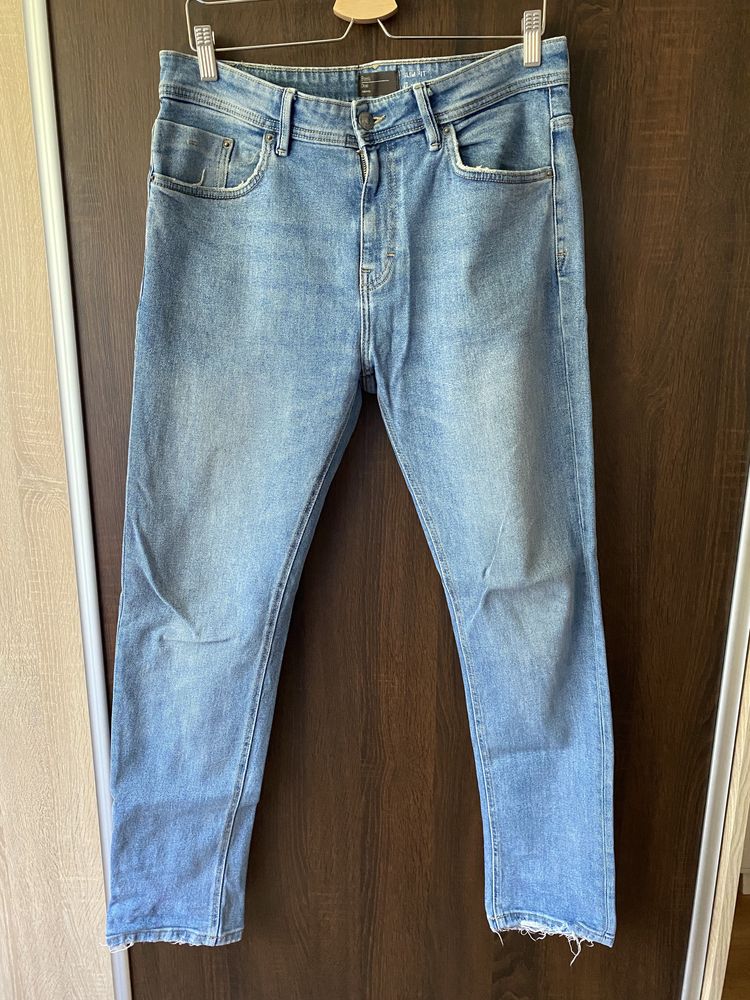 Spodnie jeansowe Bershka - 42