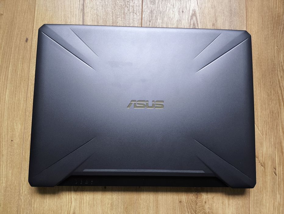 ASUS TUF Gaming FX505DV
GeForce RTX™ 2060 GPU
AMD® Ryzen™ 7 3750H CPU