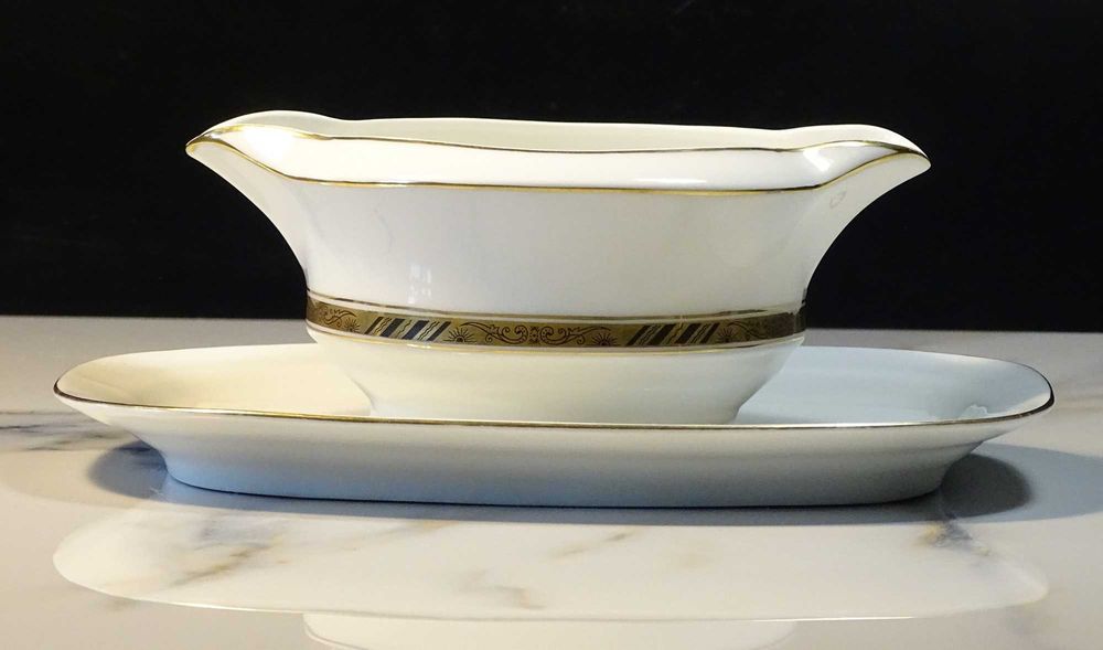 Przedwojenna porcelana Giesche (Katowice): elegancka sosjerka.