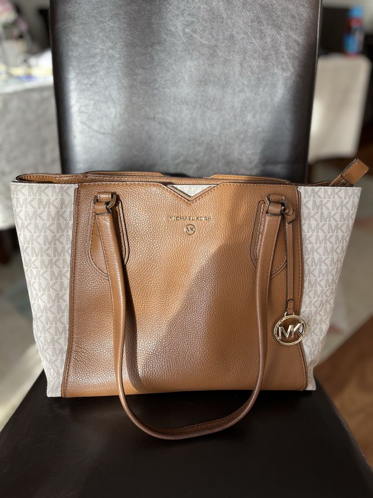 Mala Michael Kors