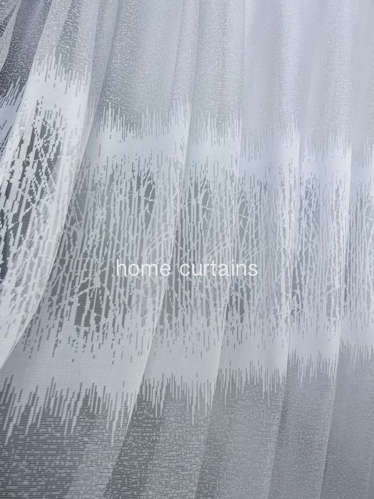 Тюль Жакард білого кольору з широким низом і смужкою