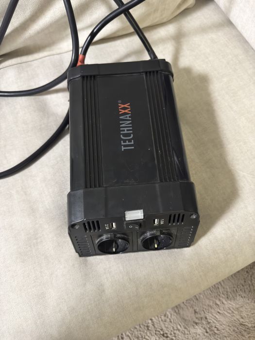 Інвертор Technaxx TE16 1200W 12V → 220V, стан відмінний