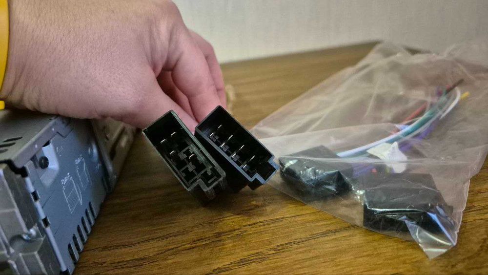 Продам автомагнітолу SONY CDX-GT210