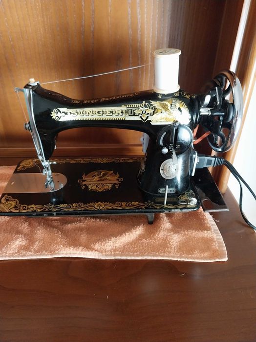 Linda máquina de costura SINGER