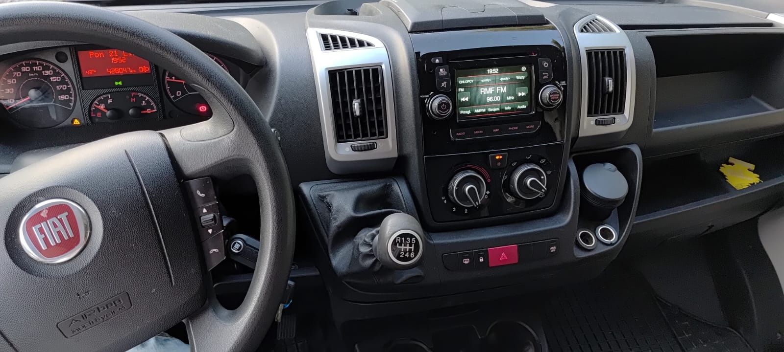 Fiat Ducato Iveco skrzyniowy plandeka rama kontener 8 paletowy