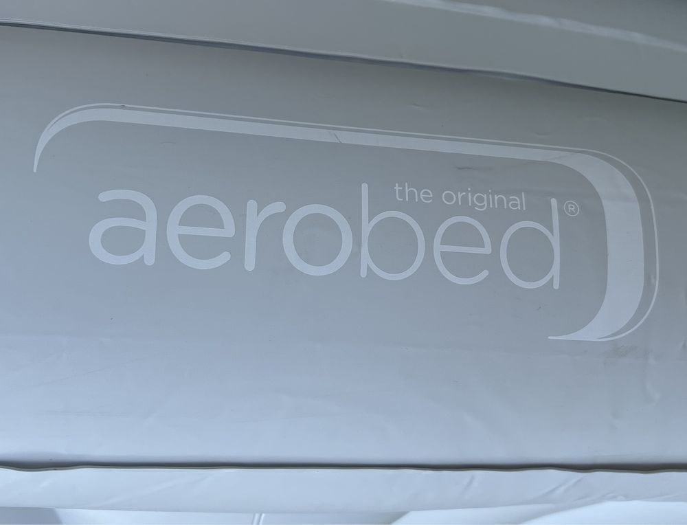 AEROBED 200x100x43см Матрац надувний з компресором Німеччина