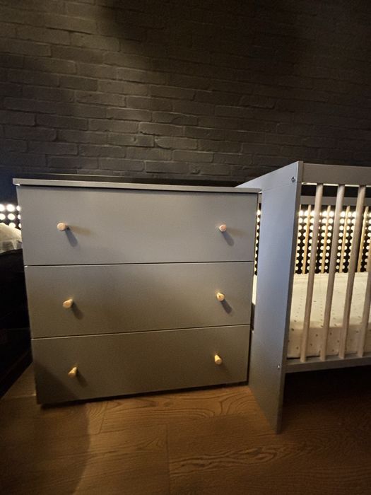 Komplet mebli niemowlecych łóżeczko komoda+ przewijak