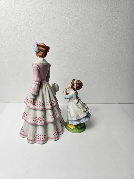 Angielska porcelana figurki Brooks & Bentley "Pani z córkami" 22, 13cm