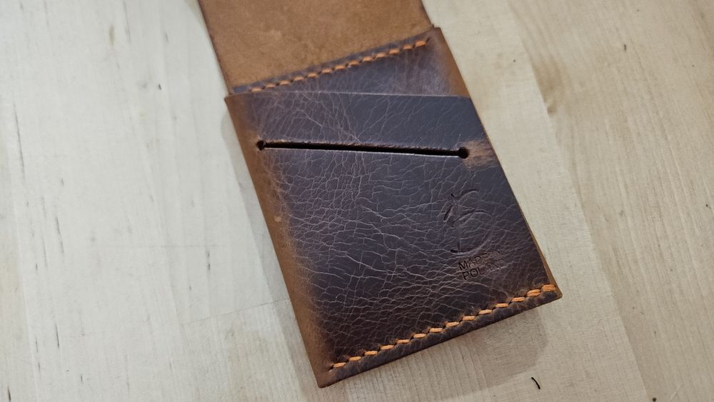 Borubar Skóroszyj - minimalistyczny portfel z fantastycznej skóry