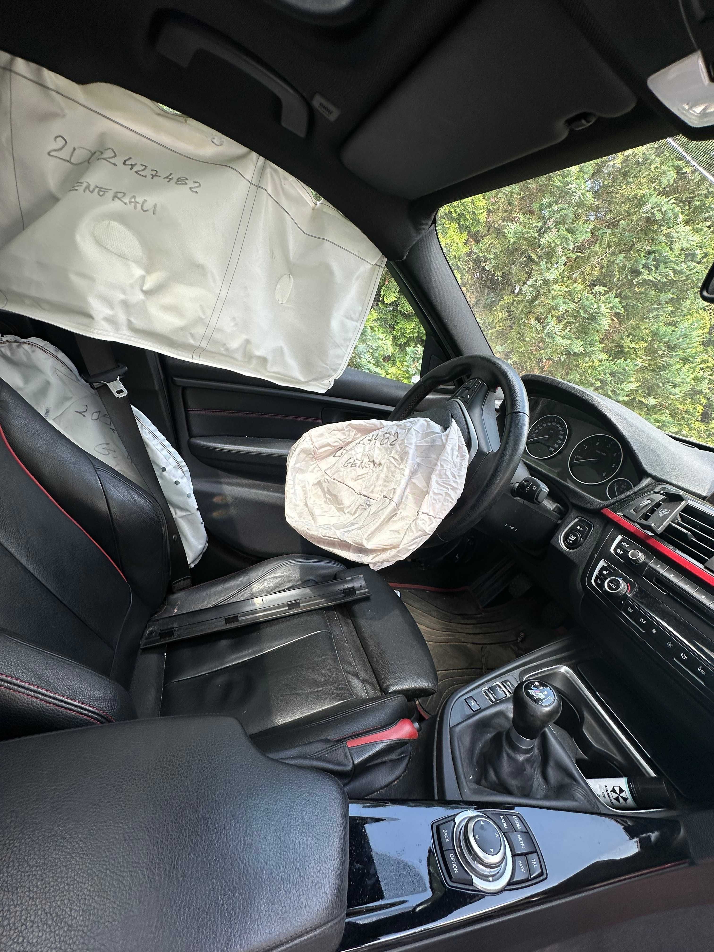 BMW F30, 2012 2.0d Uszkodzone!