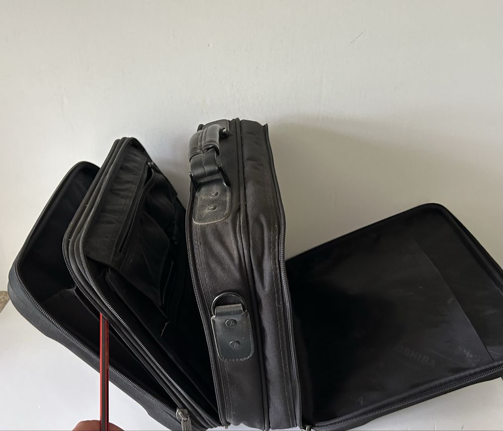 Toshiba torba na laptopa, dokumenty