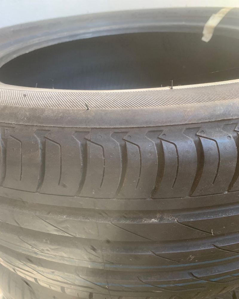 Opony praktycznie nowe  215/50/17  bridgestone turanza t001 18rok