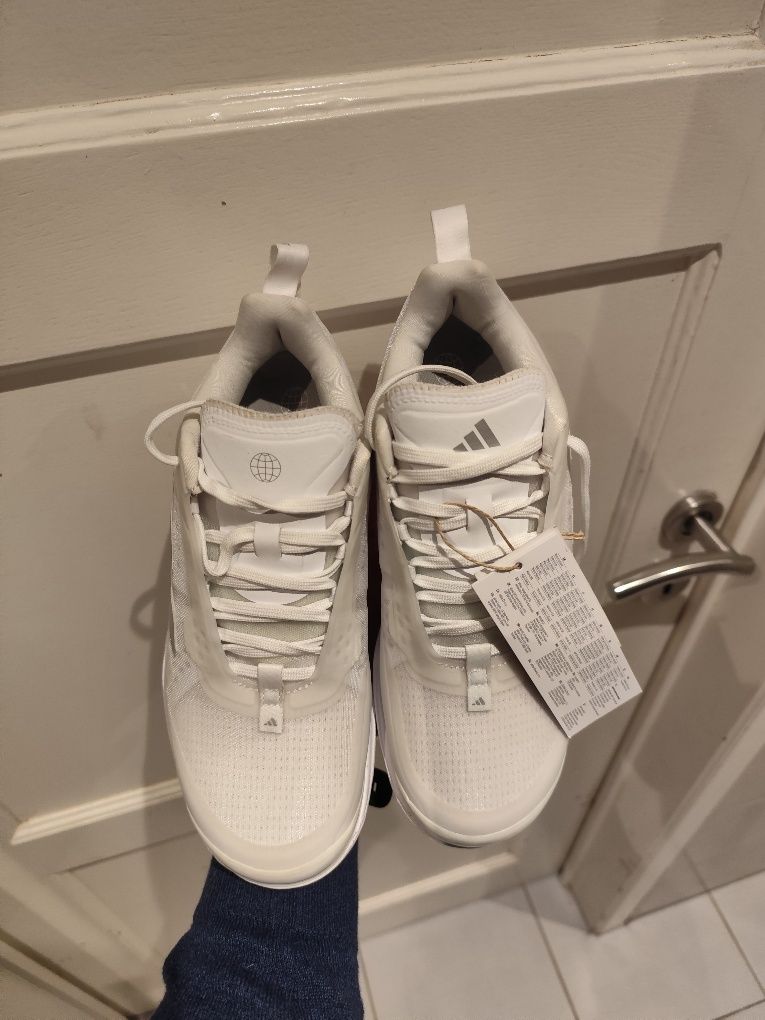 Buty Adidas Avacourt Nowe z metką. Buty do tenisa
Rozmiar 39 1/3