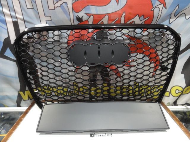 Grelha frontal AUDI A5 11-16 LIFTBACK, COUPE, CABRIO RS5 look preto brilhante c/suporte para símbolo