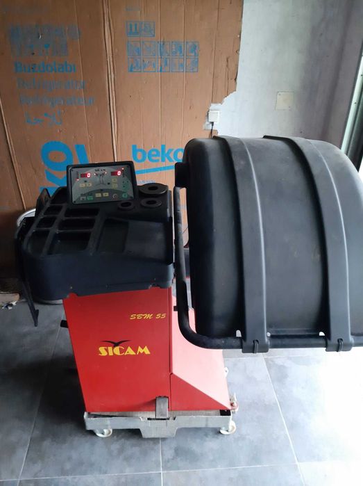 Equilibradora de Pneumáticos SICAM SBM 55