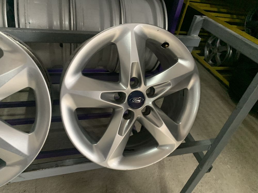 Диски Ford  5/108 R16 7J ET50.