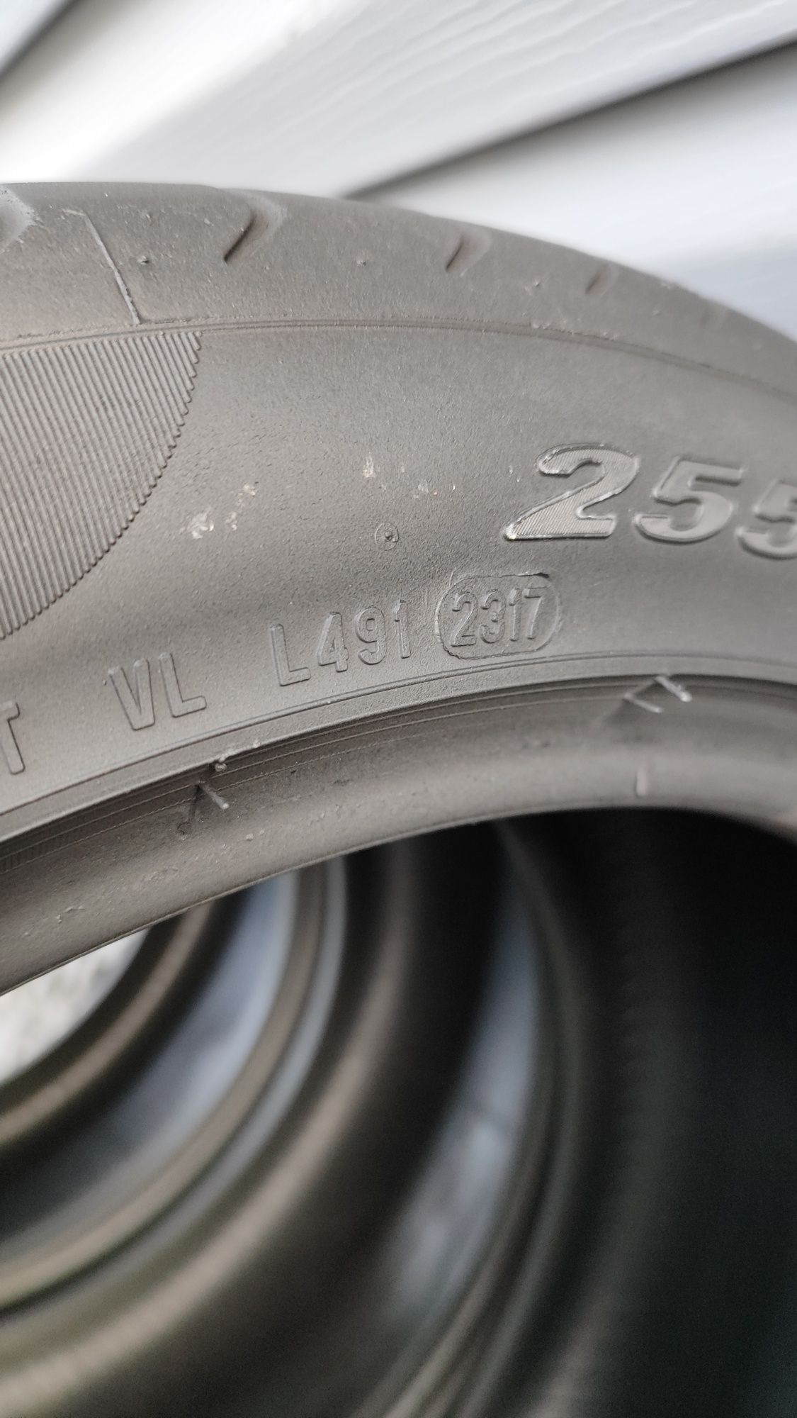 Шини Pirelli літні 255/40 R19