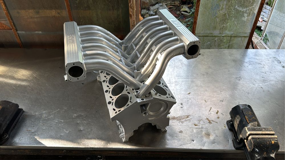 Stylowy Stolik z silnika bloku BMW V12 m70 750i rarytas