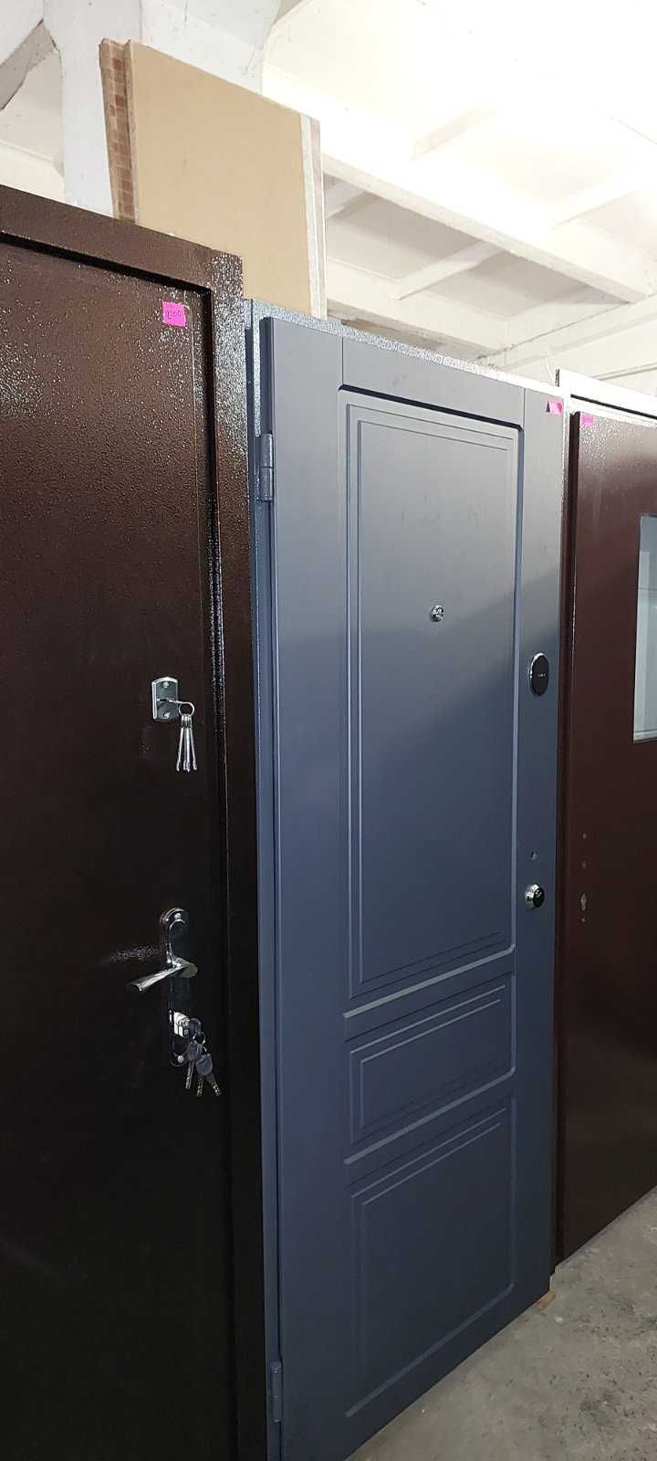 Склад большой входные металлические двери, вхідні металеві двері