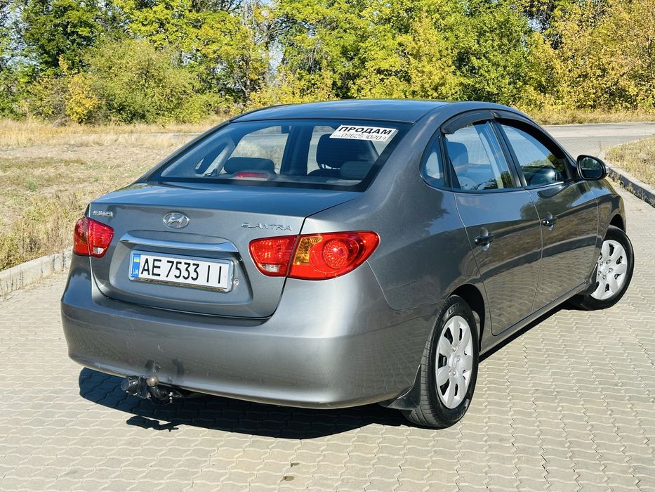 Hyundai Elantra 1.6л